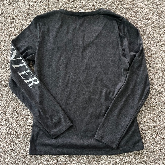 V Neck Schooling Traverse City Horse Show Shirt - Picture 2 of 2